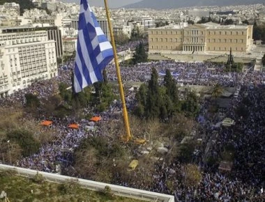 Η ελληνικά καρδιά χτυπάει παντού! Έλληνες του εξωτερικού στους δρόμους για το Σκοπιανό (φωτό)
